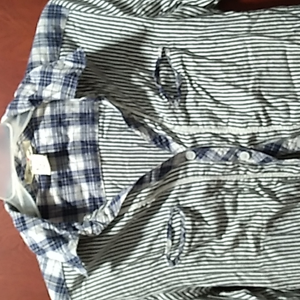 100% cotton Shirt Small not M or girl's size